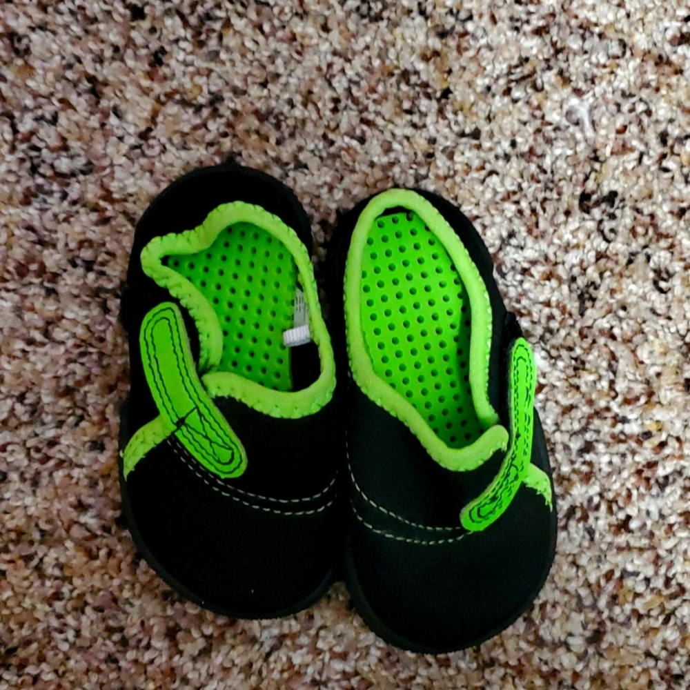 Water shoes